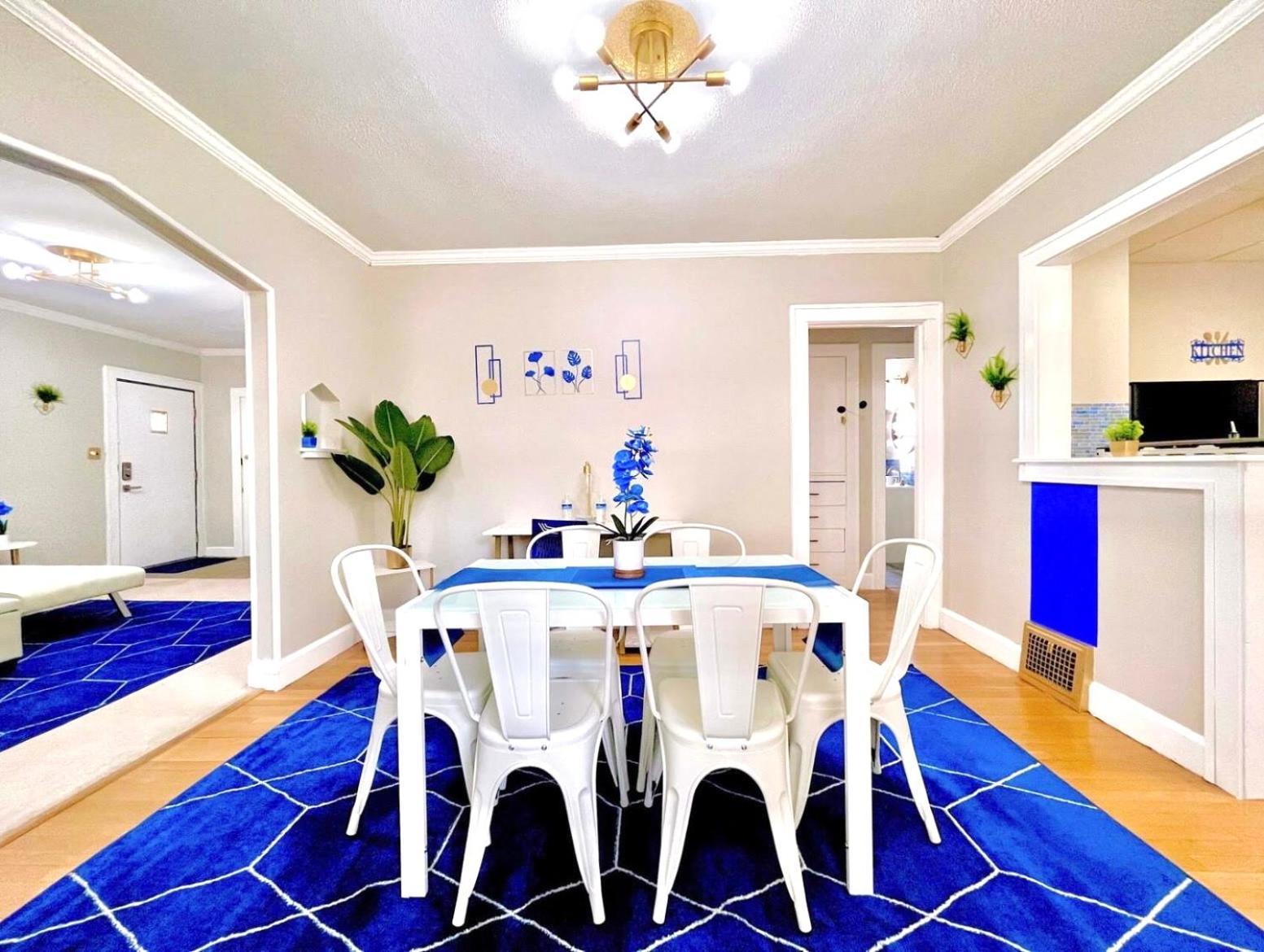 The Sapphire Haven - Your Old Brooklyn Oasis Awaits Families, Couples, Business Travelers Near Downtown With Parking, 300 Mb Wifi & Self Check-In Cleveland Exterior foto