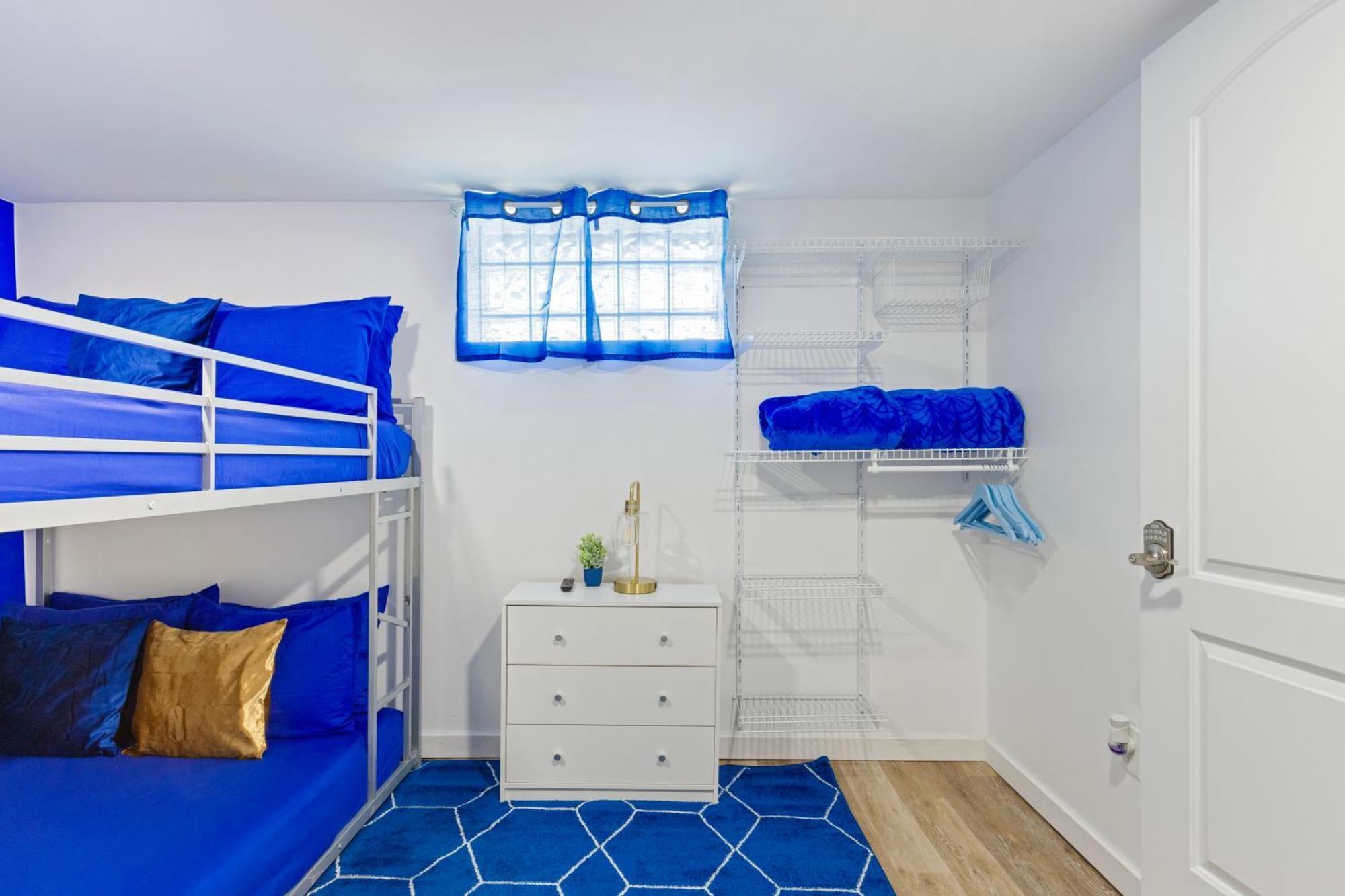 The Sapphire Haven - Your Old Brooklyn Oasis Awaits Families, Couples, Business Travelers Near Downtown With Parking, 300 Mb Wifi & Self Check-In Cleveland Exterior foto